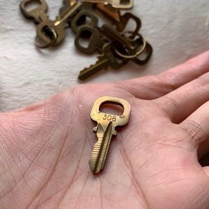 Louis Vuitton Key ONLY #308
